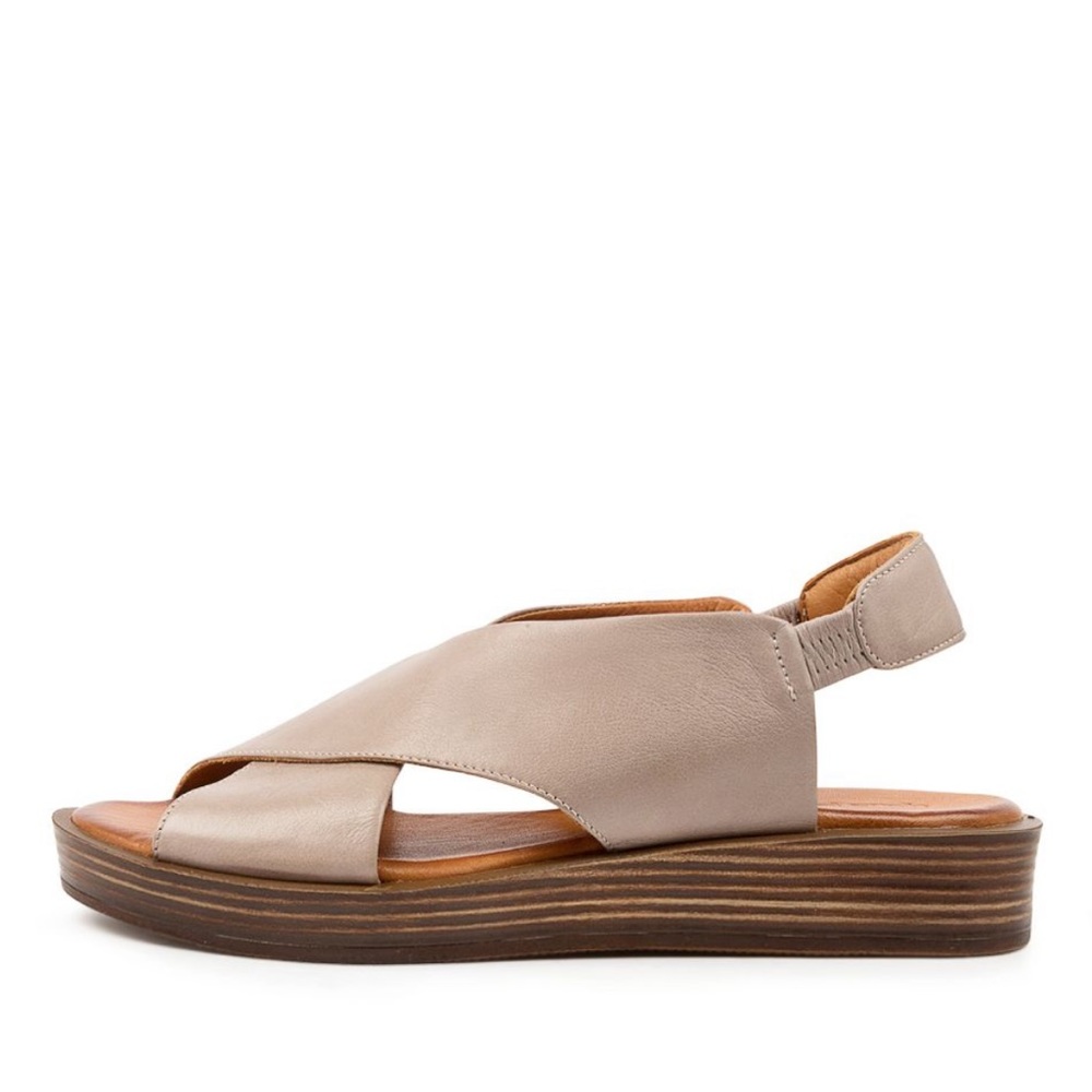 Diana Ferrari Author DF Women’s Size 10